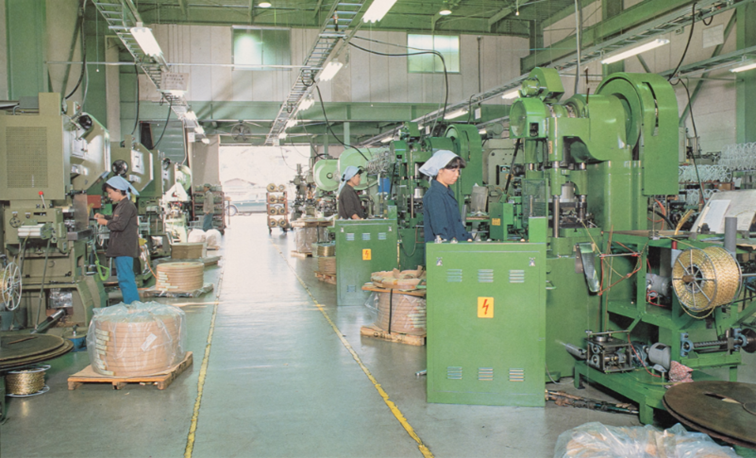 工場内の生産設備